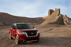 2022 Nissan Pathfinder in the desert