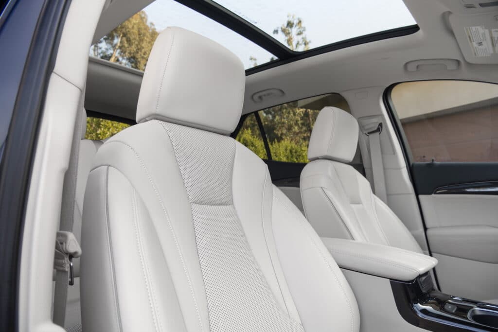 2021 Buick Envision seats