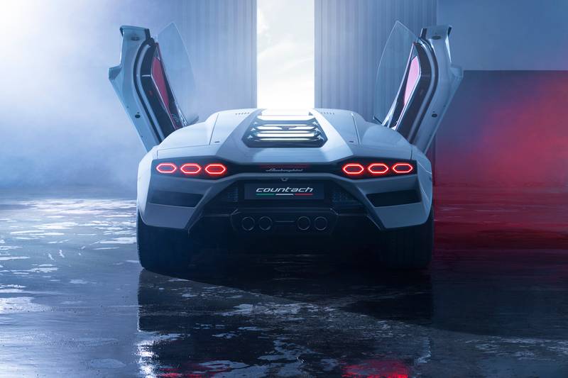 These Cool Images Of The 2022 Lamborghini Countach LPI 800-4 Are Wallpaper-Worthy Exterior - image 1009057
