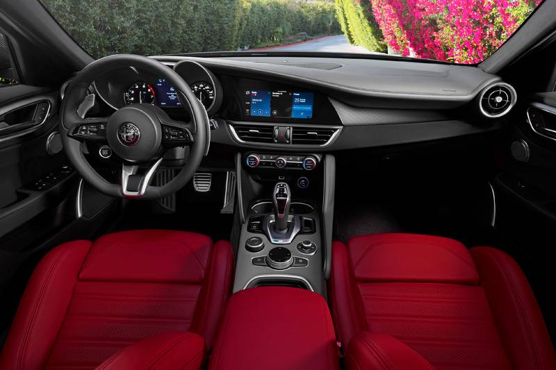 2022 Alfa Romeo Giulia Interior - image 1022042