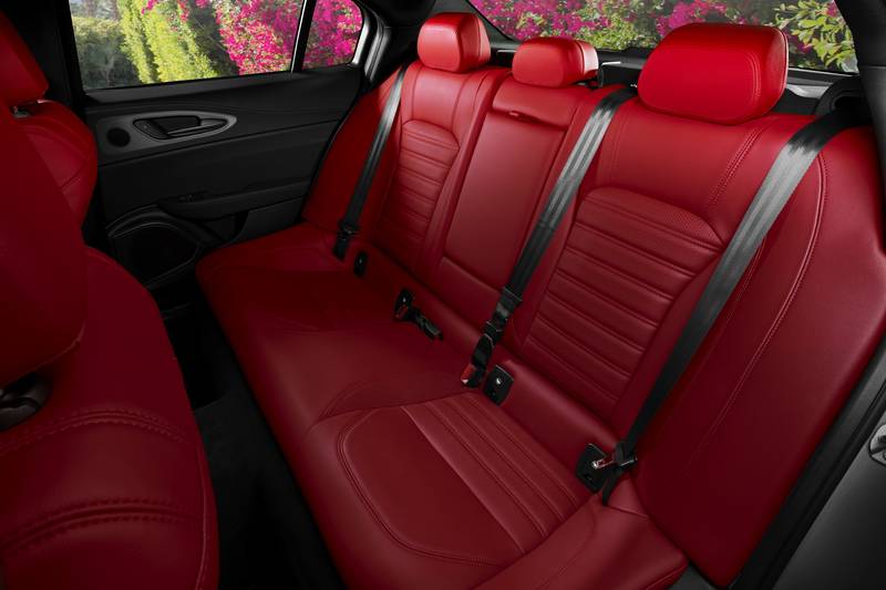 2022 Alfa Romeo Giulia Interior - image 1022043